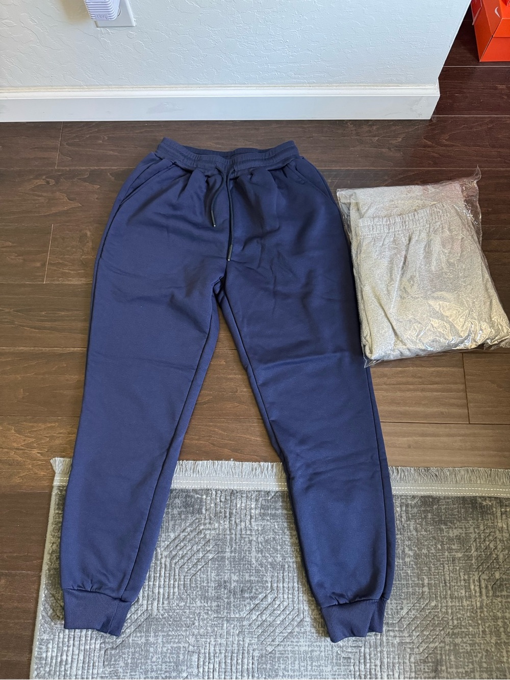 Lot of 2 Fleece Lined Jogger Sweatpants men’s M - Comfortable Everyday Bottoms
